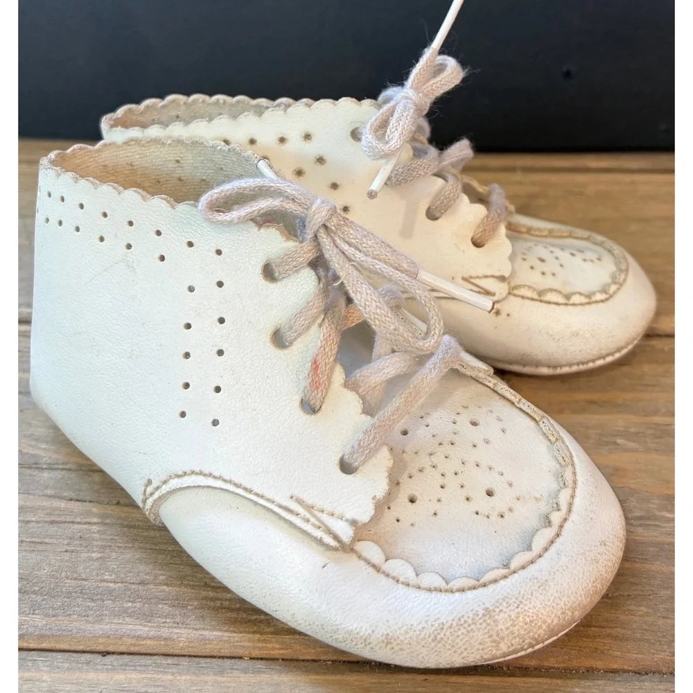 Vintage Baby Walker Shoes Leather Brogue Scalloped Infant‎ White Good